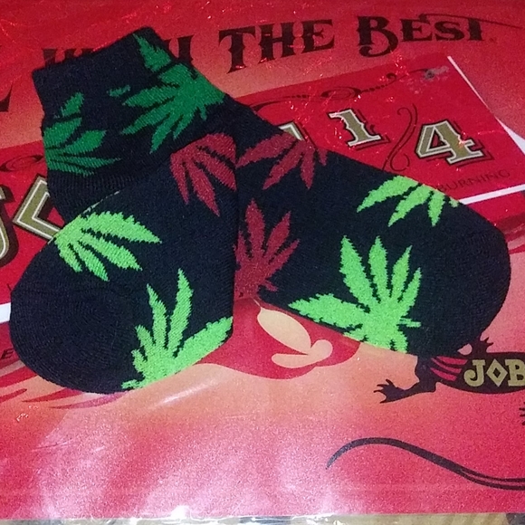 Pot leaf socks - Picture 2 of 2